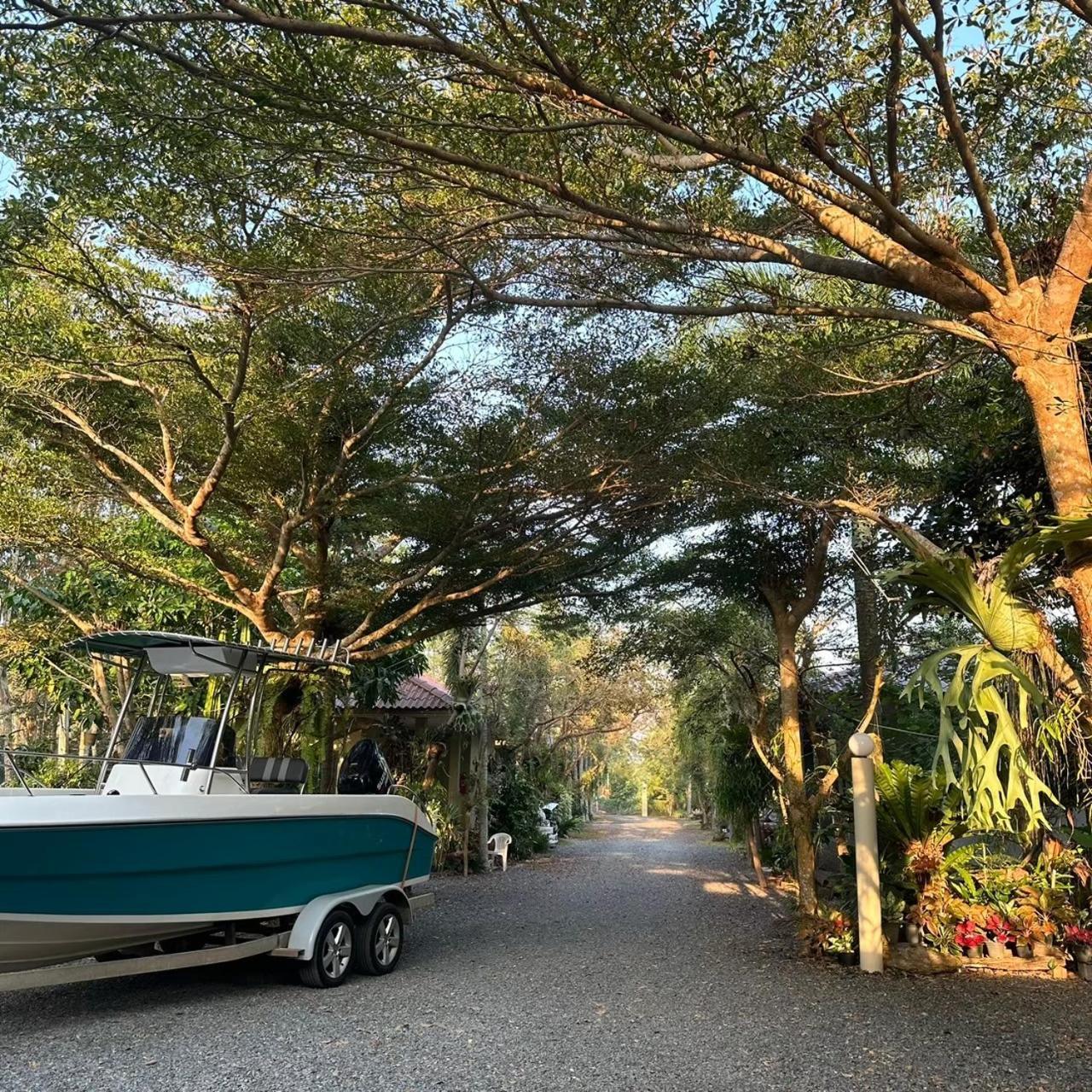 Big House Resort Trat Esterno foto